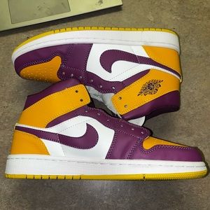 AIR JORDAN 1 HIGH OG “BROTHERHOOD”💜💛